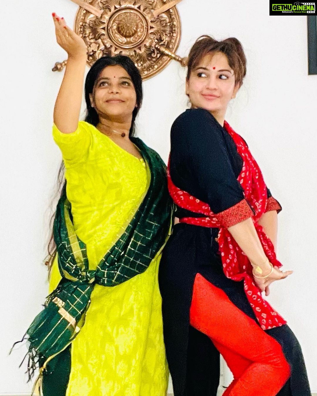 Madhavi Latha Instagram - Soon coming up with cover song of AIGIRI NANDINI So no videos r posting Thank uu #natyam #priya #aigirinandini #danceisjoy