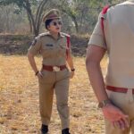 Madhavi Latha Instagram – Song ki shots ki sambandham ledu kada varaiety ga untundi ani try chesaaaanu #shoots #fun #policeroleplay #kannadasongs