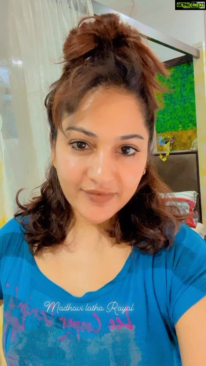 Madhavi Latha Instagram - Money is great or love is great ??? #love #emotion #moneywins #lovefails #bondings