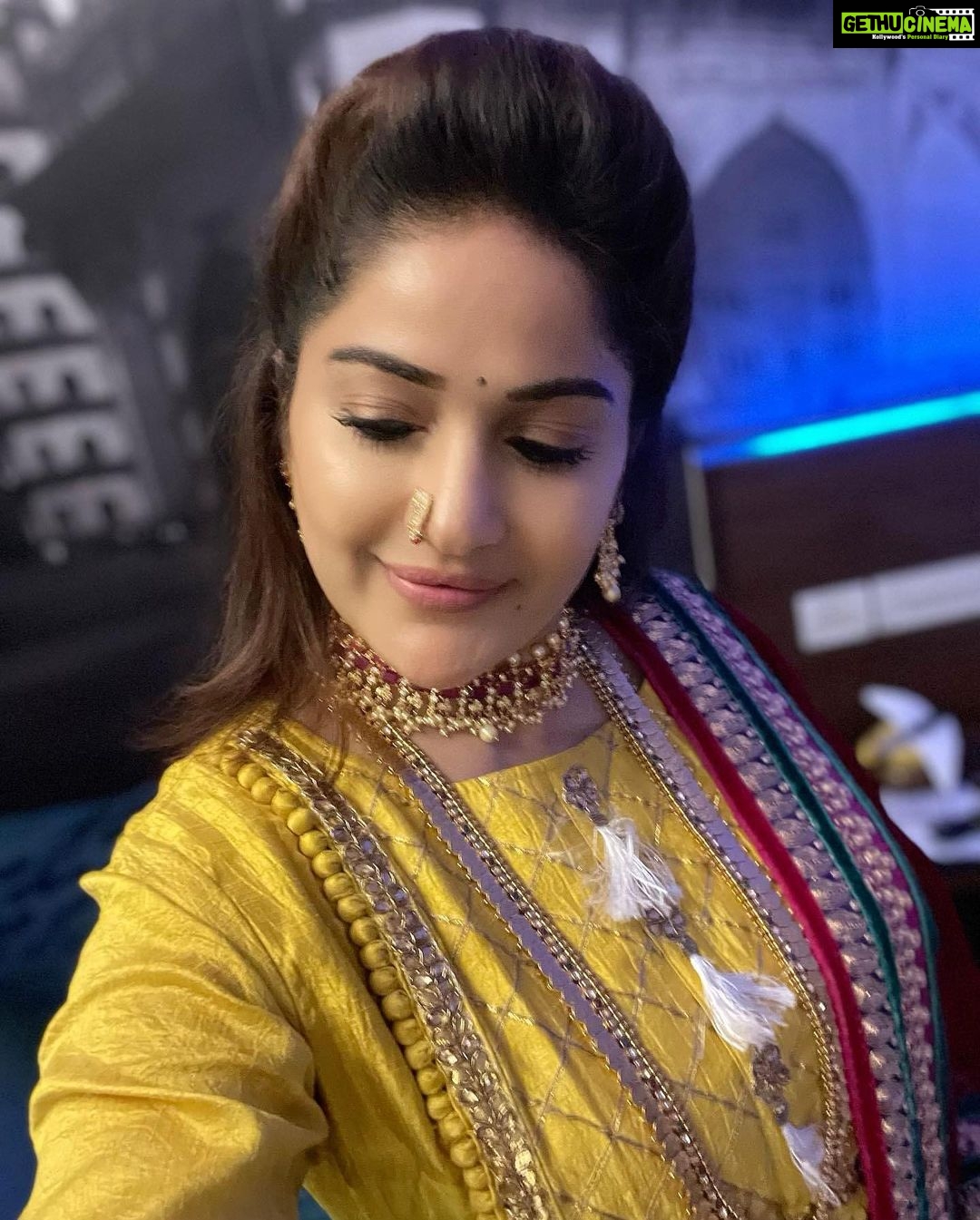 Madhavi Latha Instagram - Beauty is power# a smile is its sword Smiling makes people feel good and positive, conveying a sense of good-will, rapport and trust Everywhere you go, take a smile with you