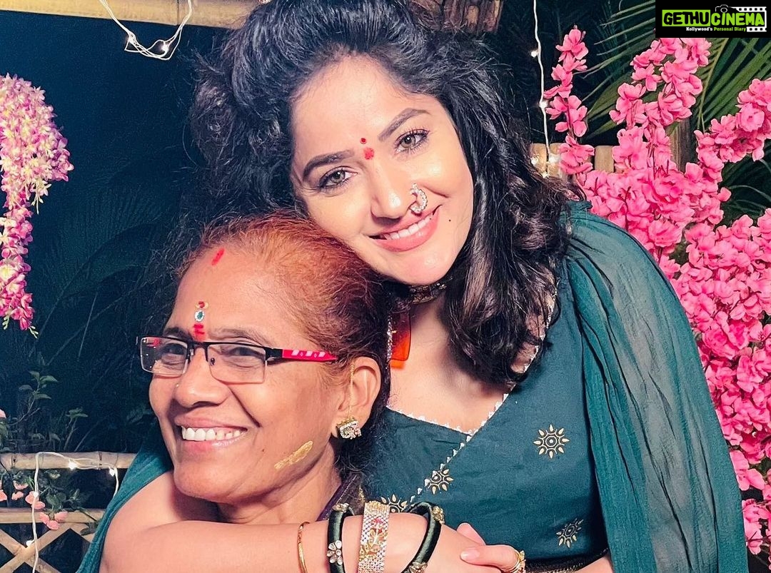 Madhavi Latha Instagram - HAPPY MOTHERS DAY AMMA and all other mom’s #motherday