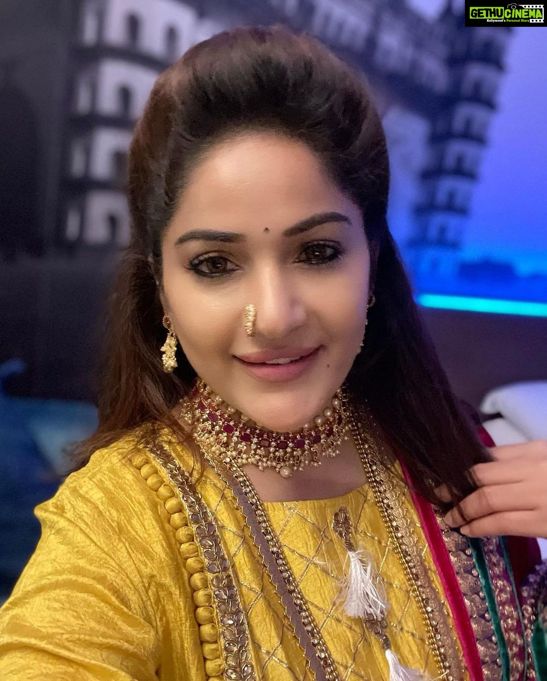 Madhavi Latha Instagram - Beauty is power# a smile is its sword Smiling makes people feel good and positive, conveying a sense of good-will, rapport and trust Everywhere you go, take a smile with you