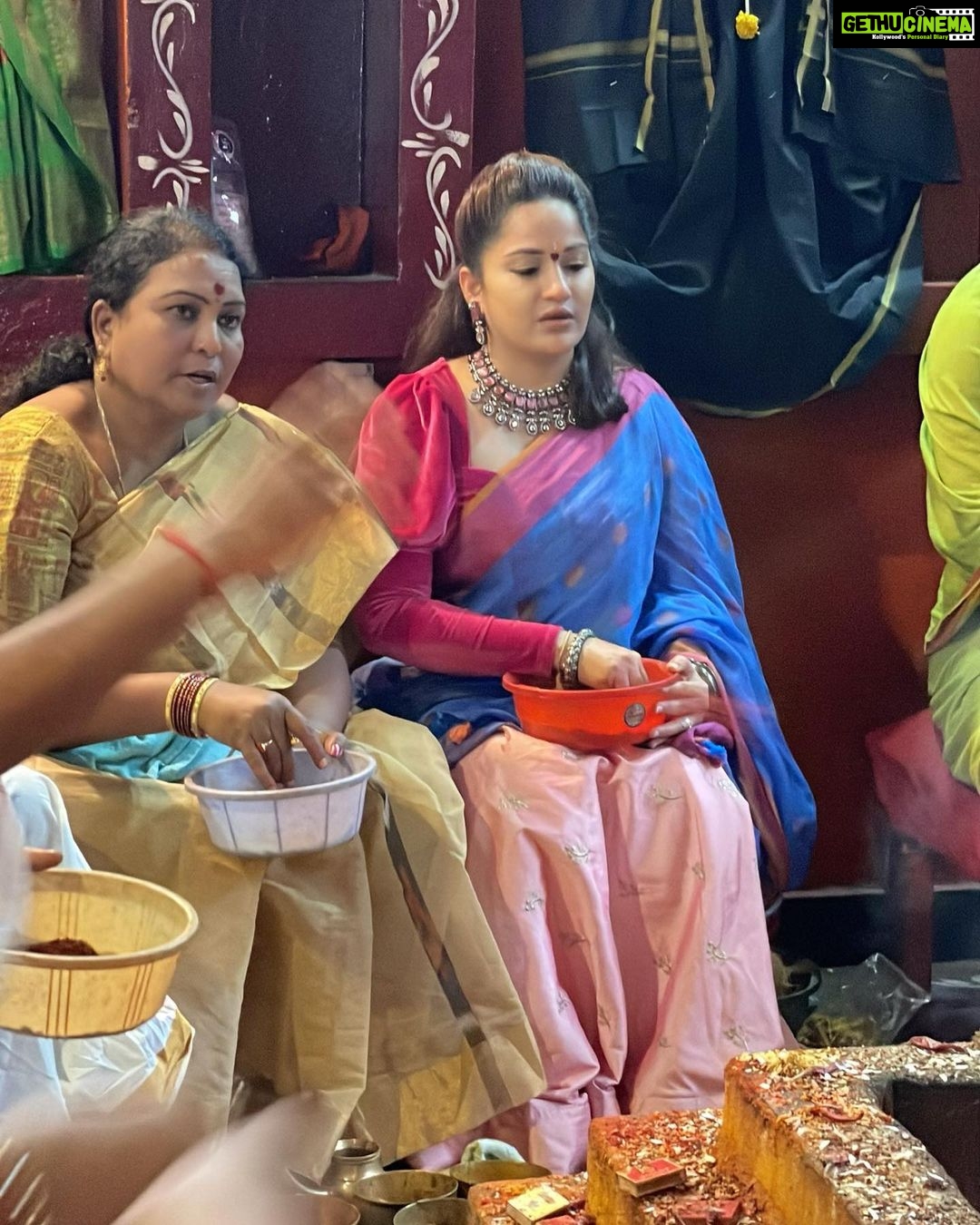 Madhavi Latha Instagram - Sri prathyangira parameswari Temple #kurthalapeet #near dilsuknagar … it was a beautiful Homam …on full-moon day