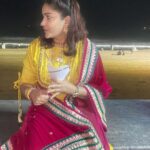 Madhavi Latha Instagram - Vizag vachaka RK beach chusaka murri mixture tinakapote ela???? #vizag #rkbeach #rkbeach #vishakapattanam #evening #sarada