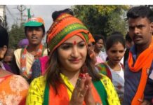 Madhavi Latha Instagram - My fav inspirational song #workout #karmanyevadhikaraste #dedication #bjp #partywork #happitimes #madhavilathabjp