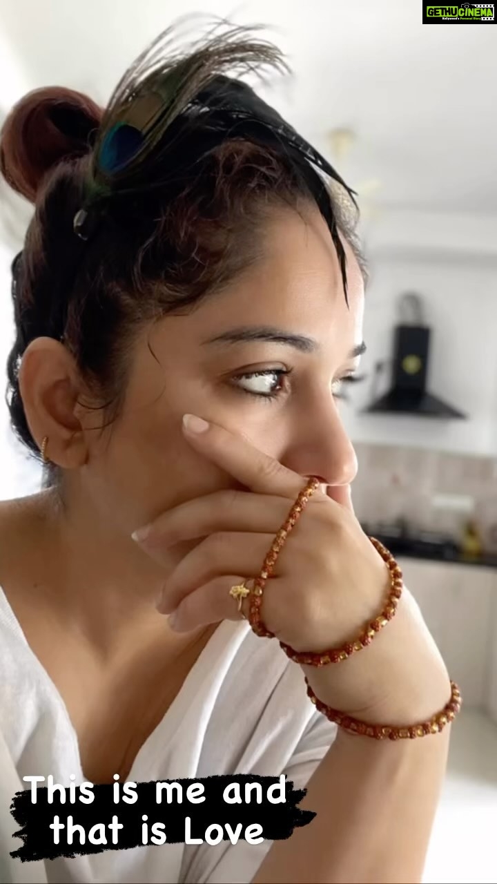 Madhavi Latha Instagram - When u love someone u shud love everything …..#mistakes #flaws #lowsyn #anger #negative #problems