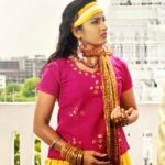 Madhavi Latha Instagram - 2007 NUV VASTAVANI SERIAL PRODUCED BY - Nagarjuna & Sonali bindre Annapurna rose banners Played as Lead Name - Ankitha Role- same like me Rough and tuff and ambitious #throwbacks #serial #teluguserial #MAATV #nuvvastavani