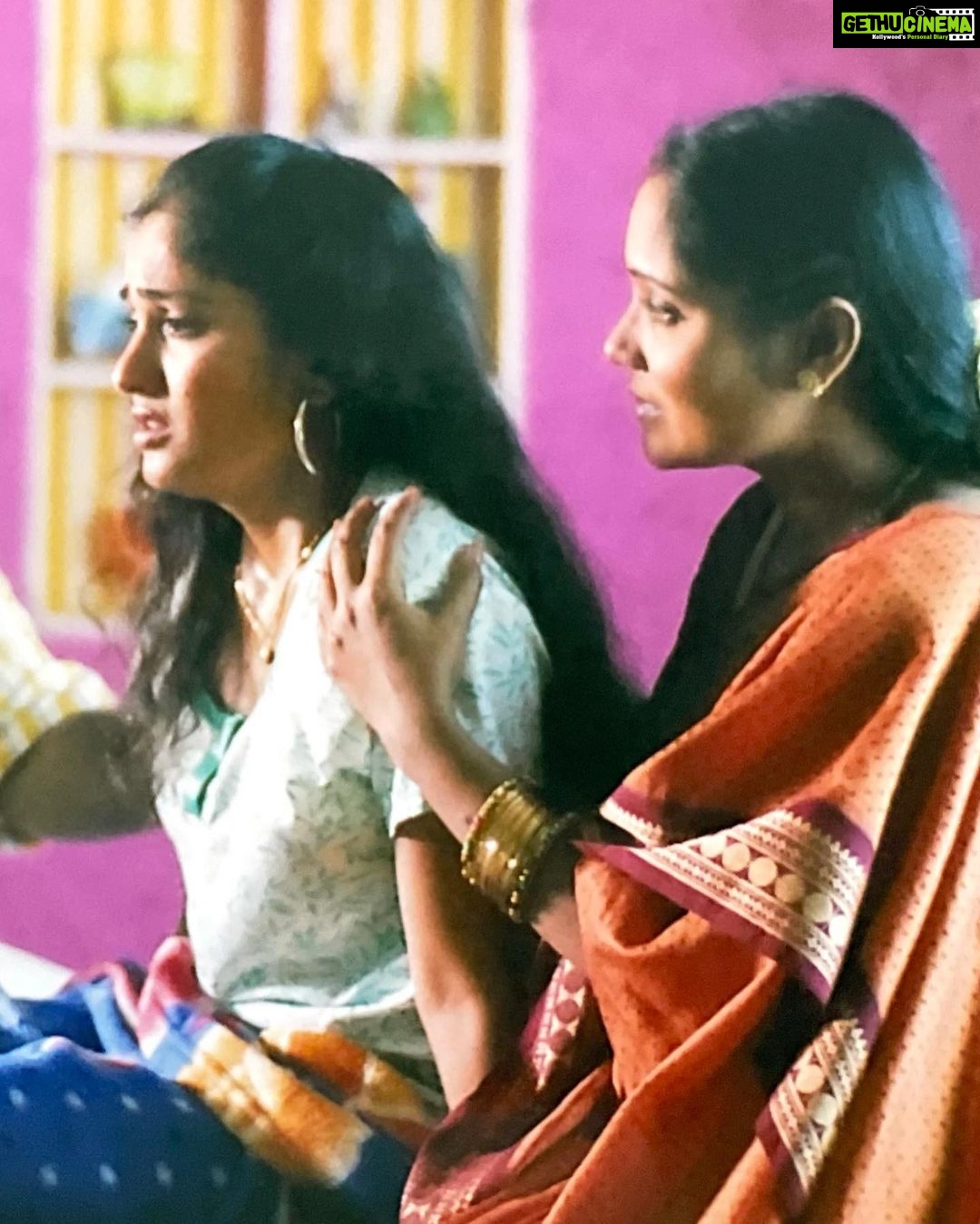 Madhavi Latha Instagram - 2007 NUV VASTAVANI SERIAL PRODUCED BY - Nagarjuna & Sonali bindre Annapurna rose banners Played as Lead Name - Ankitha Role- same like me Rough and tuff and ambitious #throwbacks #serial #teluguserial #MAATV #nuvvastavani