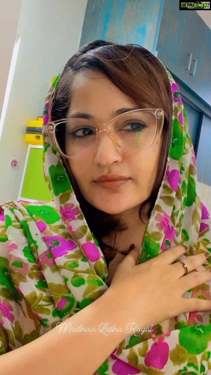 Madhavi Latha Instagram - Motivation is not easy task #motivation #inspiring #talkingskills #goodvibes #speeches #lifegrowth