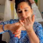 Madhavi Latha Instagram - Whatta beautiful lyrics #ekkadonuvvunnapakkaneunnattundhe❤️❤️ #songs #lyrics