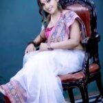 Madhavi Latha Instagram - Always Think like a Queen, The Queen never afraid to failures #failures #lifequotes #thinklikeaqueen #success #madhavilatha