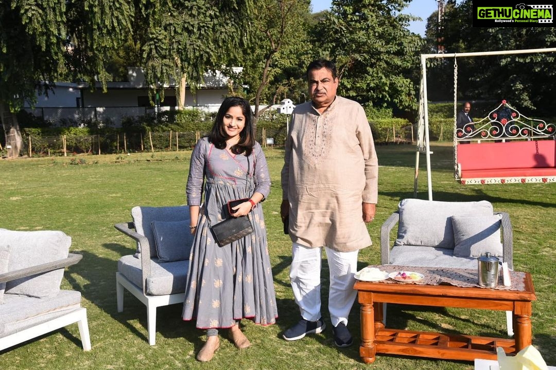 Madhavi Latha Instagram - Happy Happy Birthday To you Nitin ji Honarable union minister Ur Are an Amazing person i have ever met In Politics … u always wished for my Happiness Have a Amazing Birthday Nitin Gadkari