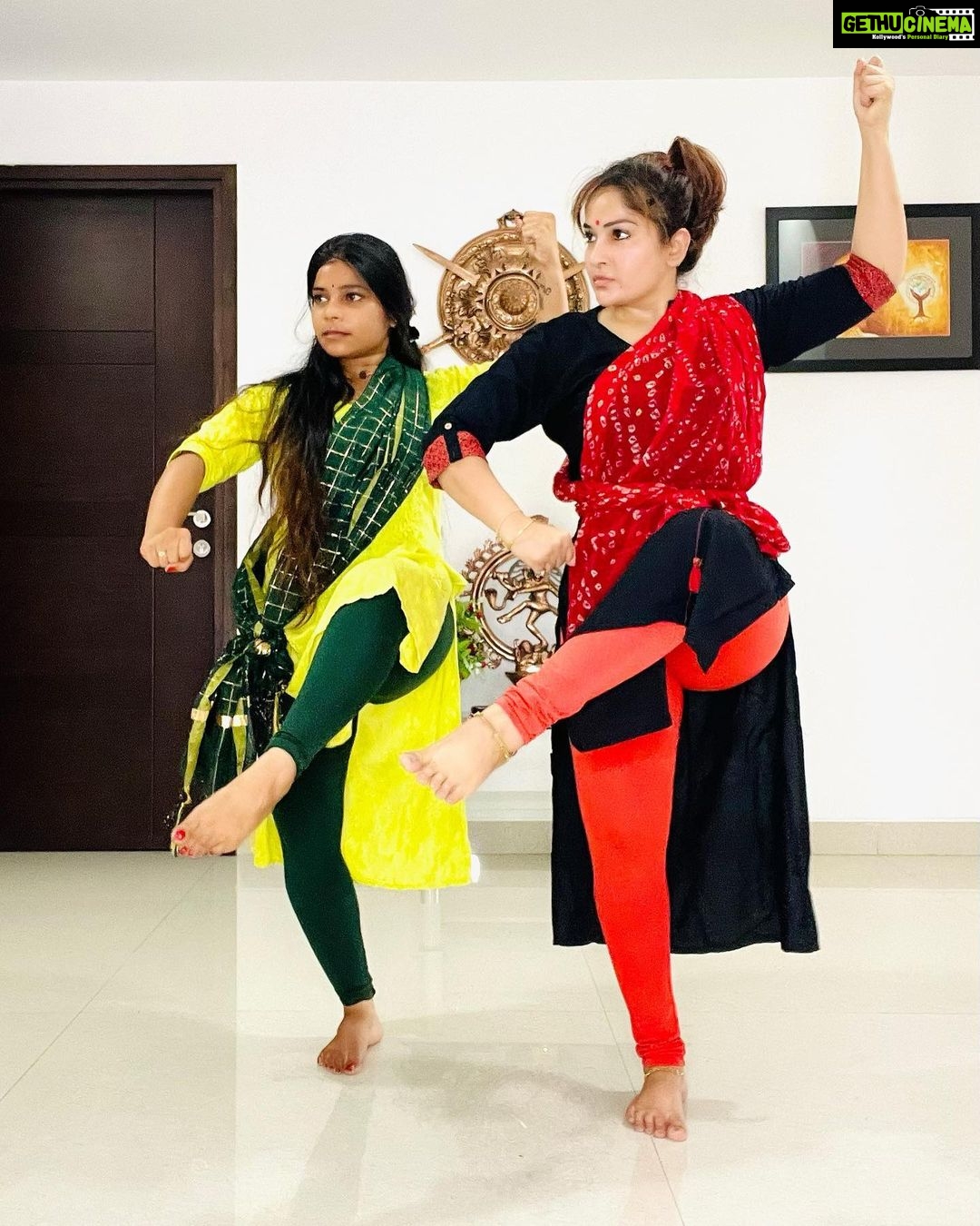 Madhavi Latha Instagram - Soon coming up with cover song of AIGIRI NANDINI So no videos r posting Thank uu #natyam #priya #aigirinandini #danceisjoy