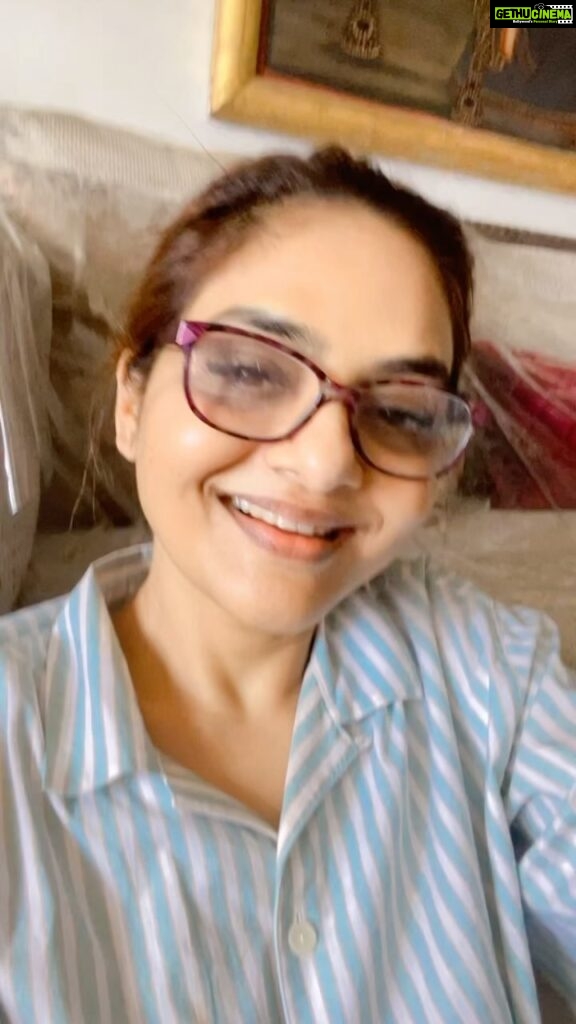 Madhoo Instagram - #stutz @netflix_in HAPPY WEDNESDAY ❤️❤️❤️❤️ work everyday on what’s important to you. You are what you do everyday