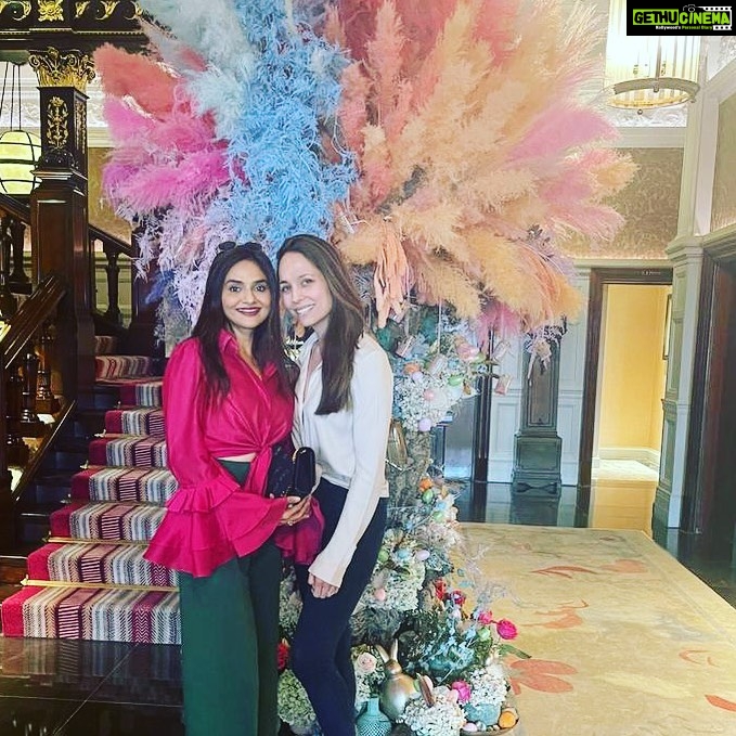 Madhoo Instagram - Happy birthday my gorgeous friend @celinawadia 🥰❤️❤️❤️❤️🎂