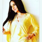 Madhoo Instagram - #sunshine #gratitude 🌞🌼🌼🌼 @thetemplehousebyrheapillai Mumbai, Maharashtra