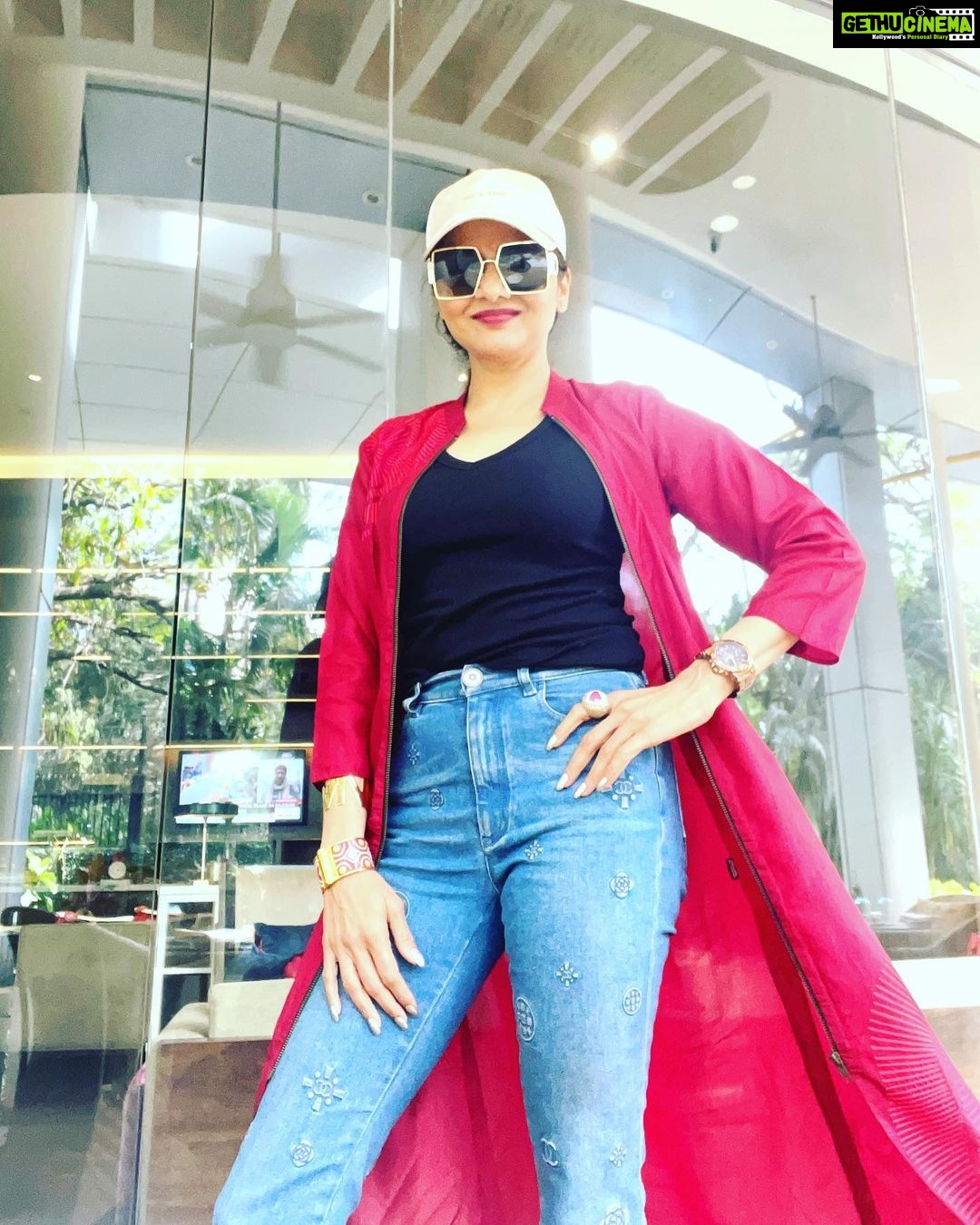 Madhoo Instagram - #selflove 🌈 Mumbai, Maharashtra