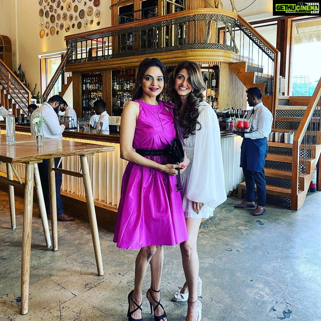 Madhoo Instagram - Happy birthday sweet akku @akankshamalhotra 💓💓💓💓