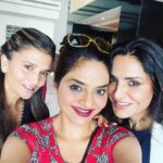 Madhoo Instagram - Only love and joy ❤️❤️❤️❤️❤️ @queeniesinghh @rhea100 @sharmillakhanna ❤️❤️❤️❤️