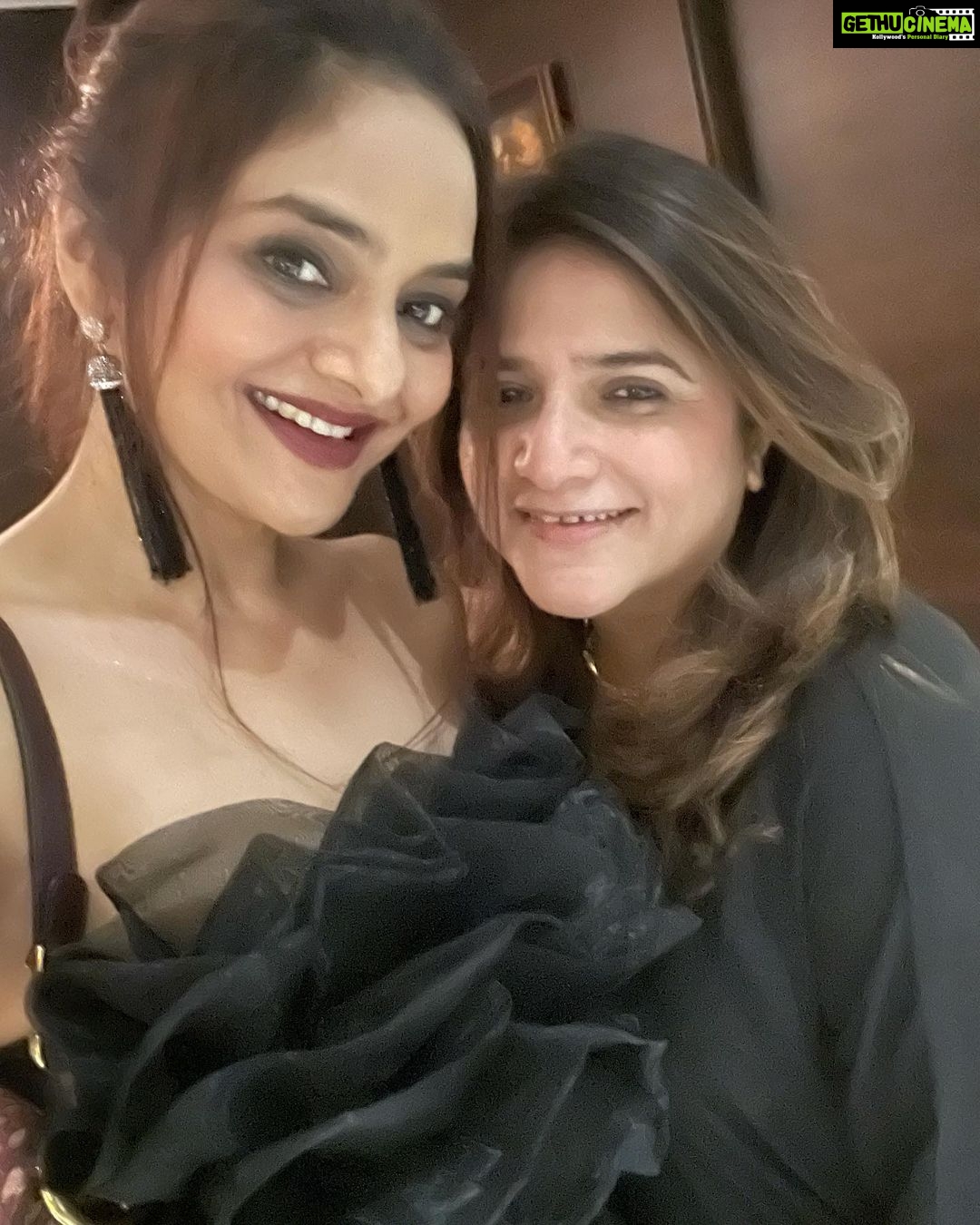 Madhoo Instagram - Happy birthday @janvisippy ❤️❤️❤️❤️❤️❤️❤️