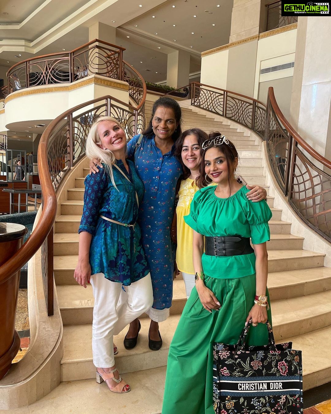 Madhoo Instagram - 🧚🏿♀️🌹🌺❤️🙏 Mumbai, Maharashtra