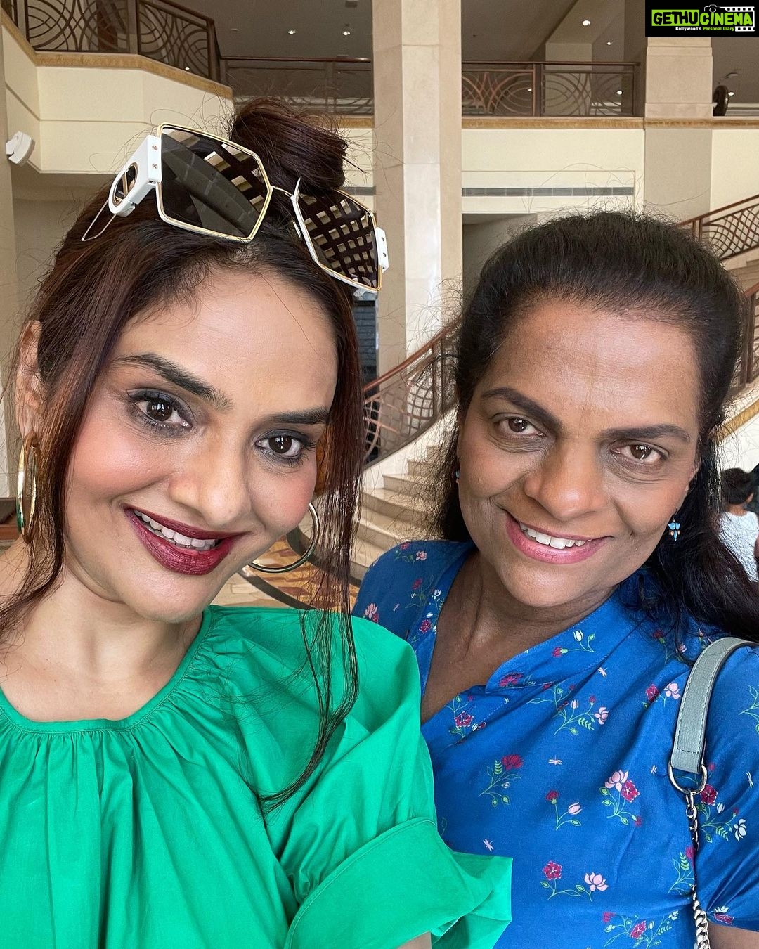 Madhoo Instagram - 🧚🏿♀️🌹🌺❤️🙏 Mumbai, Maharashtra