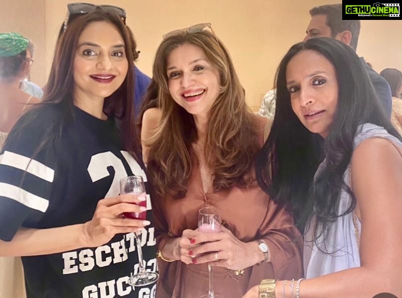 Madhoo Instagram - With these two power house performers @lilletedubeyofficial @suchipillai @herstoryjewels