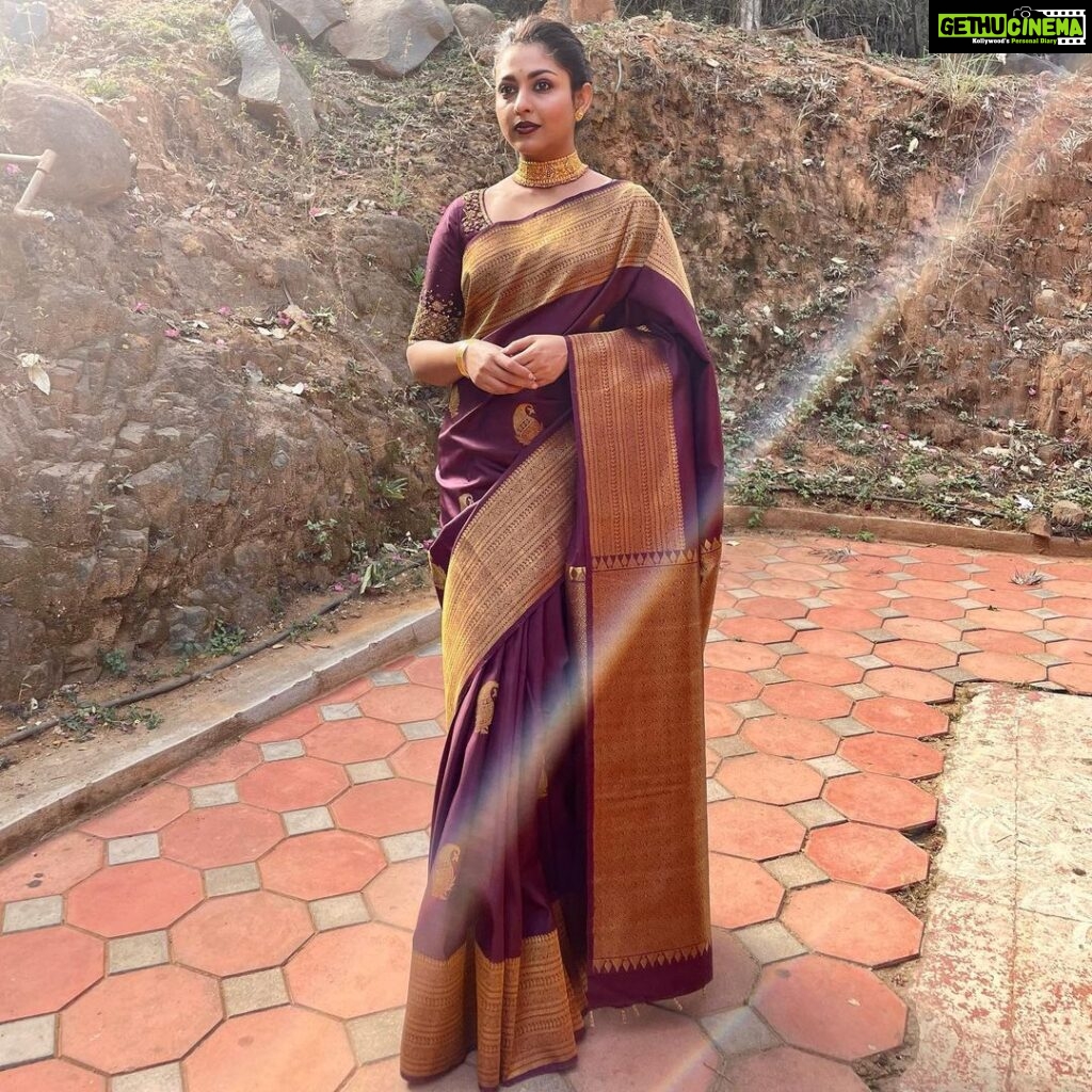 Madhu Shalini Instagram - 🤎 . . . 🥻 ~ @theogonyhouse . . . . #sareelove #picoftheday #photooftheday #fashion #indianwear #saree #photography #photo #pictureoftheday #actor #sunday #instagram #instafashion #sareefashion #selflove