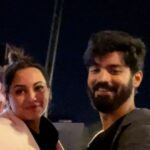 Mahat Raghavendra Instagram - Happiest birthday to my twin sonaaaaa!!!! 🎉🥳 Love you a lottttt @aslisona wishing you nothing but the best as always! 🤗❤️❤️❤️😘 & wishing you a #Kassaaakkkkk year filled with next level madness 😂🙌🏻