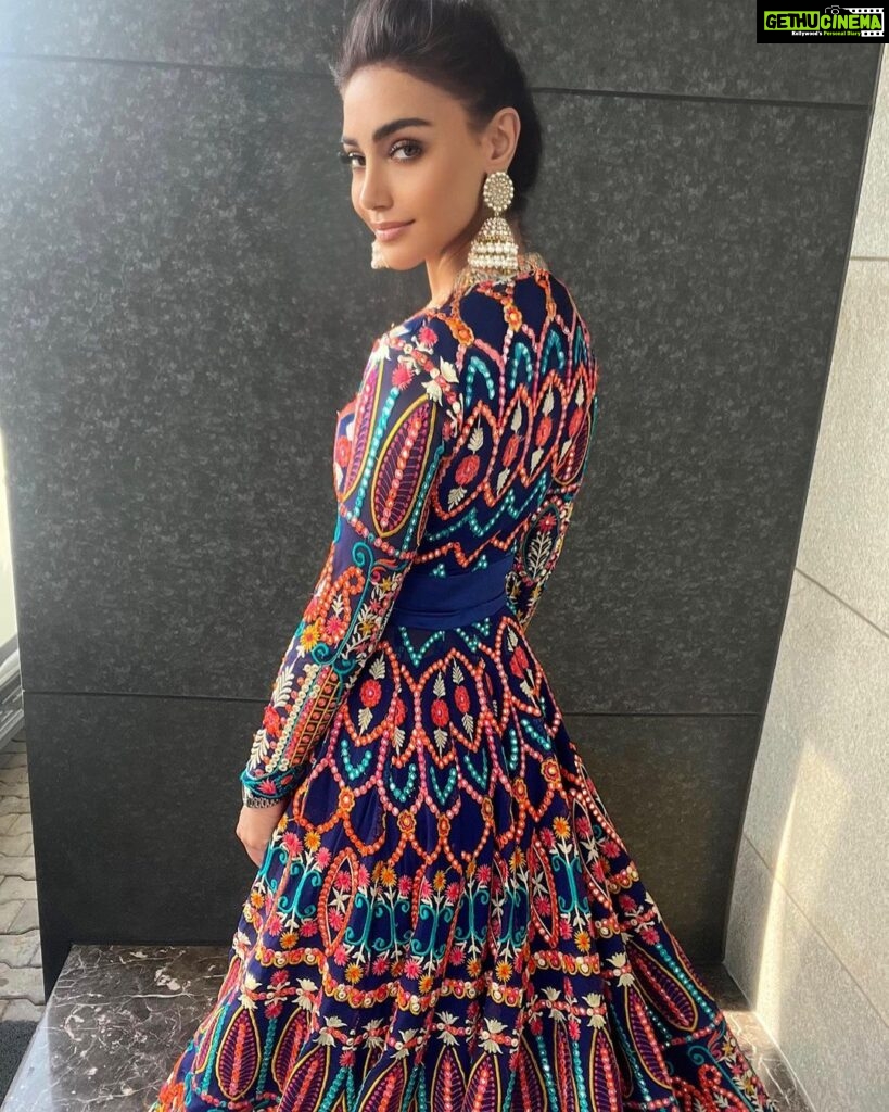 Mahek Chahal Instagram - #iconwards #guestappearance #workmode #travel Outfit @pooja_scloset
