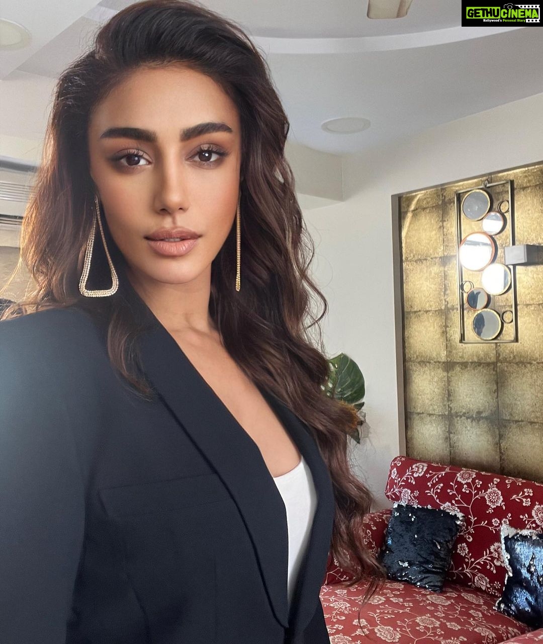 Mahek Chahal Instagram - The important thing to remember is not to forget.
