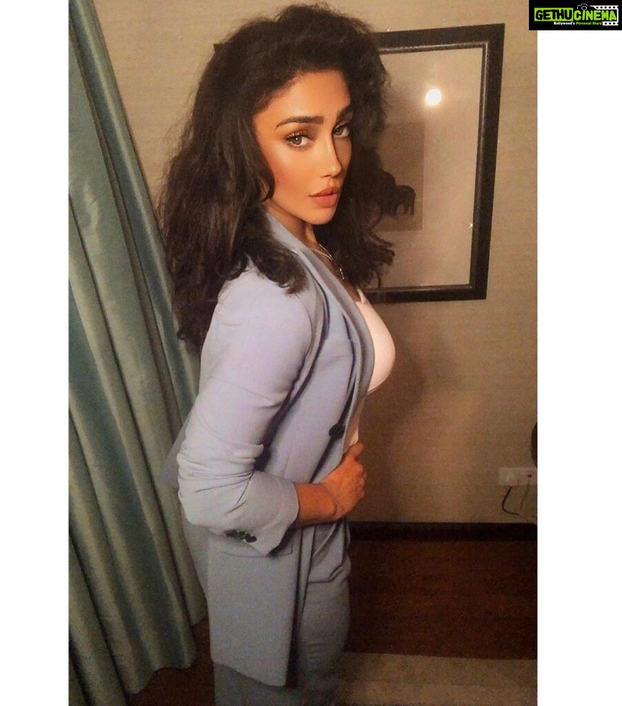 Mahek Chahal Instagram - I don't fit in. Never did. Never wanted to. I do my own shit. Styled by @varuneshpal Make up @richie_muah