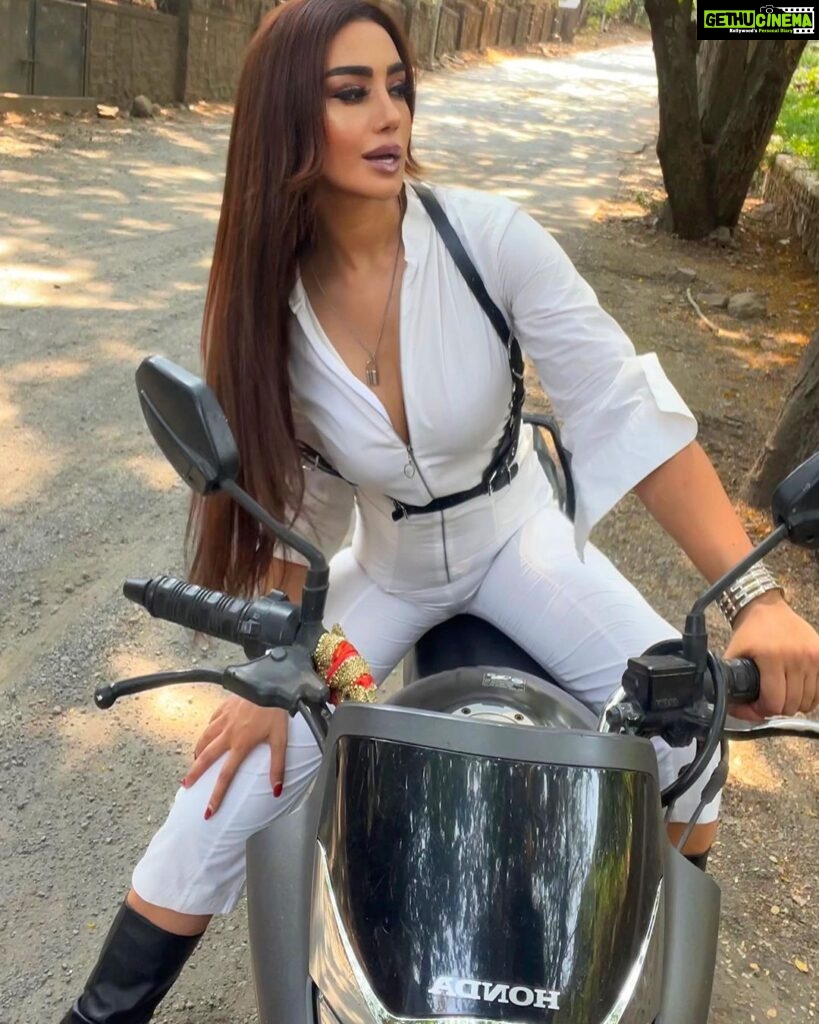 Mahek Chahal Instagram - Wanna go for a ride baby?? 🦋🦋🦋