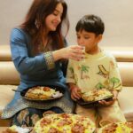 Mahhi Vij Instagram - My heart overflowed with pure joy of motherhood long before I held my biological child. It all began when Khushi and Rajveer opened their arms and welcomed me into their lives, four whole years, before Tara happened. I feel so lucky when I see them cuddled up in bed to hear bedtime stories, listen to Rajveer's cues while shooting a reel, watching Tara apply make-up on Khushi and always taking each others side. 😍 This Mother's Day, we celebrated our love by sharing (and fighting over) a shaandaar daawat from @behrouzbiryani. Looking at them savouring the flavours of royal biryanis, kebabs and Tara’s favourite “gulaabjamoooon”, it filled my heart like never before. Aur kisi ne bilkul sahi kaha hai, "A family that eats together, stays together!" 👑 Happy Mother's Day, moms! ✨ #behrouzbiryani #behrouz #mothersday #celebration #biryani #love