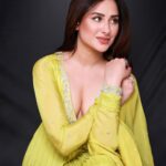 Mahira Sharma Instagram – 〽️

Outfit by : @jigarmaliofficial

📸 : @riyabajaj_photography
 Rings by : @the_jewel_gallery 
Styling : @tiara_gal @akansha.27 
👠: @urbantoes