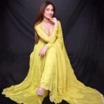 Mahira Sharma Instagram - 〽️ Outfit by : @jigarmaliofficial 📸 : @riyabajaj_photography Rings by : @the_jewel_gallery Styling : @tiara_gal @akansha.27 👠: @urbantoes