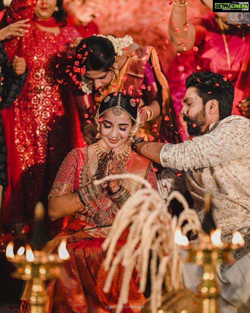 Malavika Krishnadas Instagram - Bound by a divine thread, blessed with a promise of forever. . . . 📸 @lightsoncreations Makeup : @__ektha_bridesofficial Styling: @sabarinathk_ Decor : @divaldi_wedding_planners Decor design : @red_dot_events 💌/ lightsoncreationz@gmail.com ☎/ +91 9995201281, +91 7012044633 . . . #weddingphotography #weddingphoto #celebritywedding #lakshmimenon #keralabrides #keralabridalmakeup #keralabridal #keralabrideandgroom #keralaweddingphotography #wedmegoodsouth #hindubride #aestheticbride #templewedding #influencerwedding #keralainfluencer #fyp #keralaweddingphotographer #hinduwedding #hinduweddingphotographer #trendingweddings #lightsoncreations #studioloc #teamloc