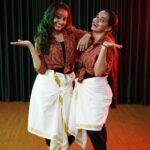 Malavika Krishnadas Instagram - Paala palli 😎 Ft @malavika_krishnadass ❤️🤗 Choreo : @shyam_doc Vc : @ujjwal_m_ Location : @kshetradanceschool @therealprithvi @iamsamyuktha_ @jakes_bejoy #kaduva #kaduvadancechallenge #paalapallithirupalli #shyamdocchoreo #mallu #malayalam #malayalamsongs #movies #dancereels #dancer #influencer