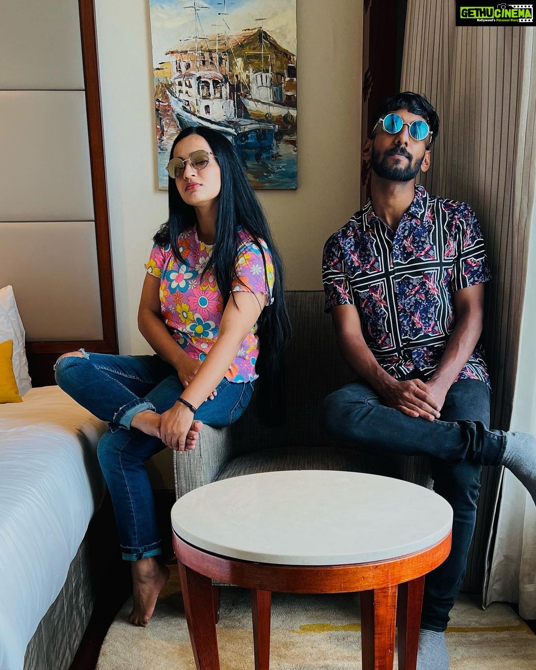 Malavika Krishnadas Instagram - Chin up Bud🕸🫵 Dont swipe for our alter egos😂❤️ Outfit courtesy : @pepejeansindia @splashfashions @lifestylestores @guess Pc: Auntyji for suffering our double torture😂🥹 💗 #ootd Crowne Plaza Kochi