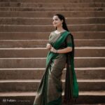 Malavika Krishnadas Instagram - 💚🍃 . PC : @febin_c_v @febin_photography_ Saree : @ar_handlooms_kuthampully