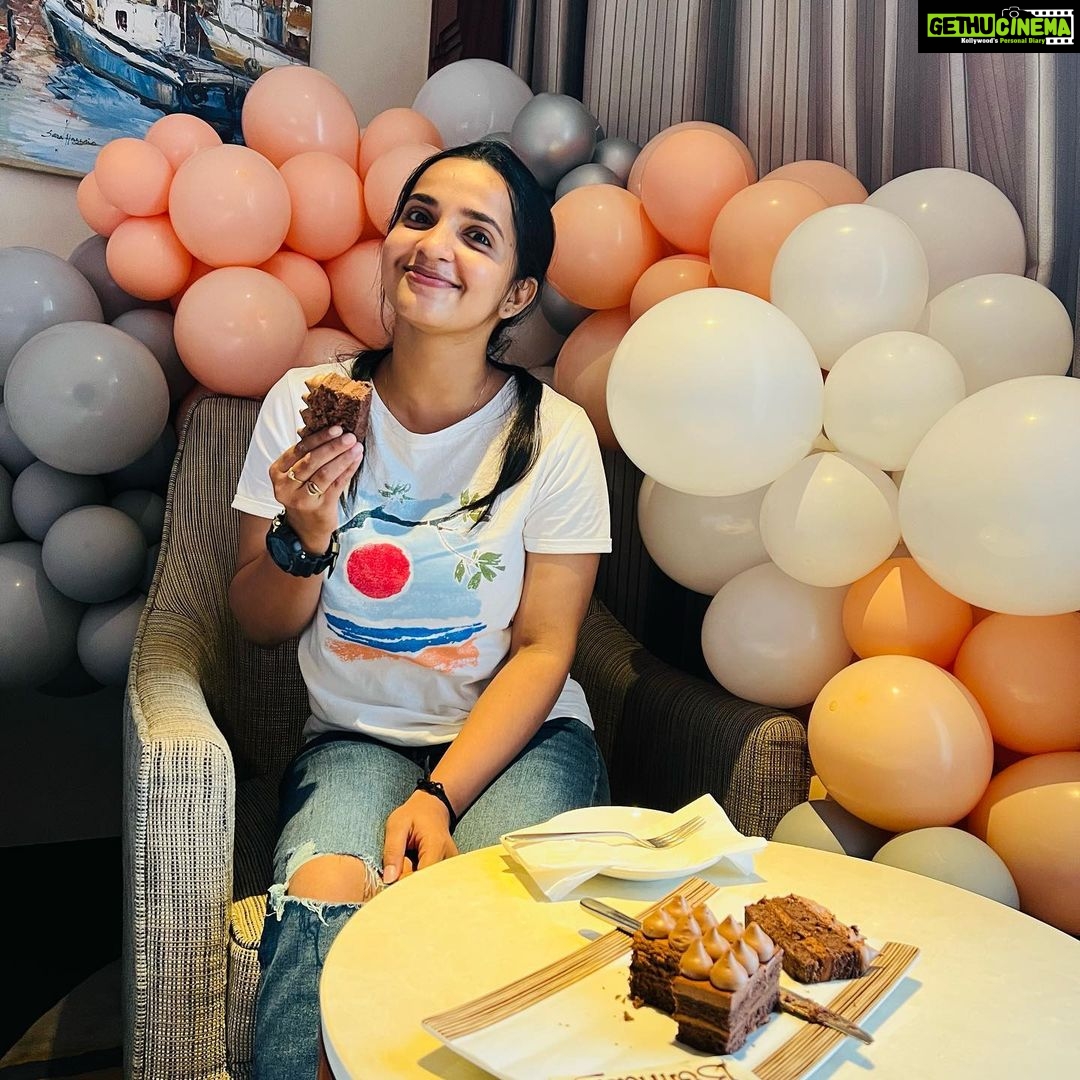 Malavika Krishnadas Instagram - Birthday 2022🥹❤️ . #june14 #bestbdayever Grand Hyatt Kochi Bolgatty