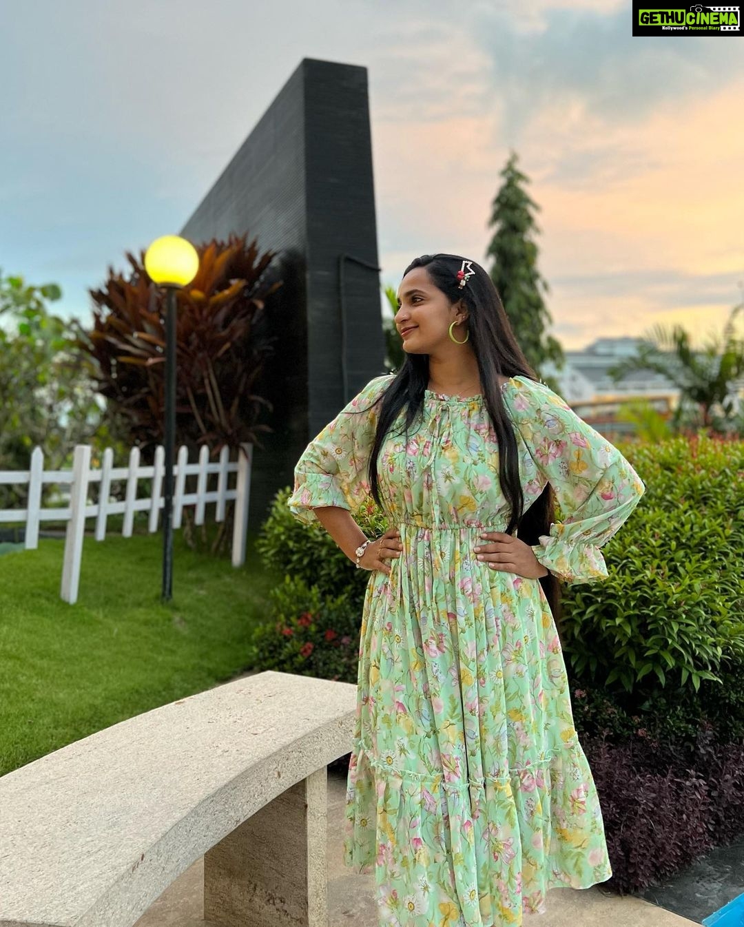 Malavika Krishnadas Instagram - Thank You All 🥹❤️ . PC: @allen_d10 ❤️✨ #thankuuniverse #june142022 #bestday #birthdaygirl #loveandloveonly #gemini #junegirl Crowne Plaza Kochi