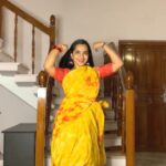 Malavika Krishnadas Instagram – Wait for the transition 💃🏻🌪

This was our go to song for all functions in my school days 😂❤️💃🏻

Tribute to Manichettan 😇
.
#sonasona #kalabhavanmani #malayalamreels #dancereels