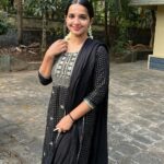 Malavika Krishnadas Instagram – Oru Malayali Kutty 🙈✨😬
.
PC : അമ്മ ❤️