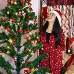 Malavika Krishnadas Instagram – Merry Christmas 🎄✨

.

#christmas #christmasdecor #christmastree #christmastime #christmaslights #december2021