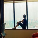 Malavika Krishnadas Instagram - Something was missing …and then BOO BOO came into my life🌈🌝 #swipelefttoseeBooBoo Grateful for this cutest gift evaa🥺🧸♥️ Holiday Inn Cochin
