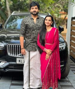 Malavika Krishnadas Instagram - Dear 2022, You were amazing ❤️✨

Welcoming 2023 together 🙈❤️