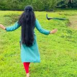 Malavika Krishnadas Instagram - So Peeki 🦚, here interrupted me from my TVD binge to join him for an unexpected prance💃😂😂. Did my best even though I couldnt match his pro level on thorny grassfields🤒🥲.