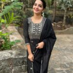Malavika Krishnadas Instagram – Oru Malayali Kutty 🙈✨😬
.
PC : അമ്മ ❤️