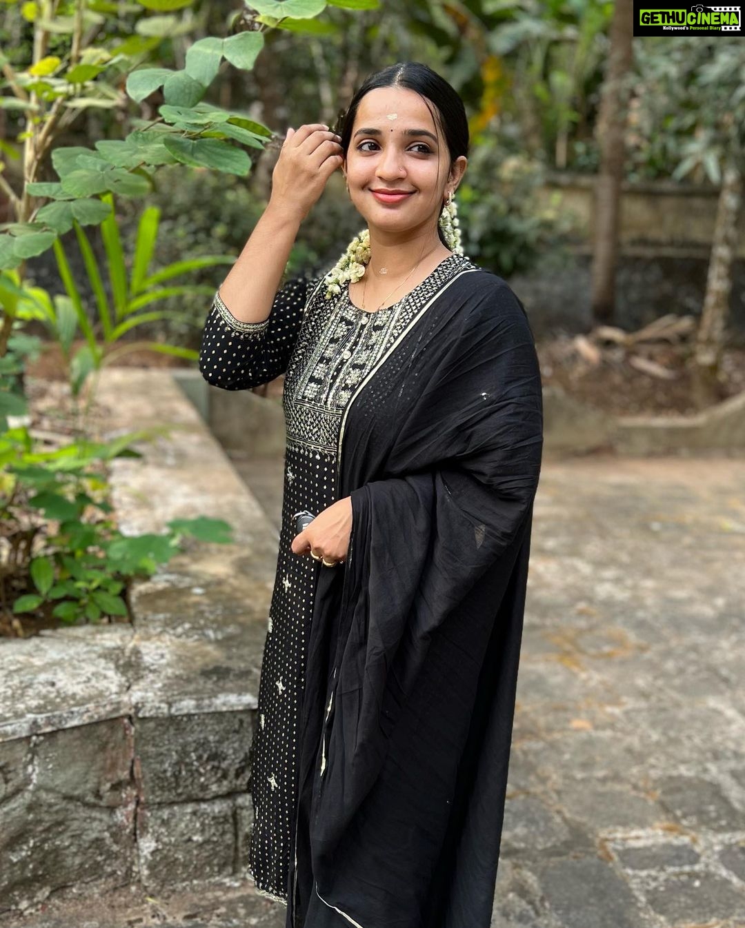 Malavika krishnadas instagram